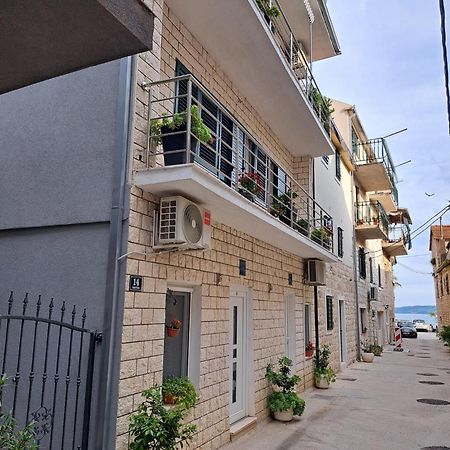 Studio Apartment Legcevic Kaštela Extérieur photo