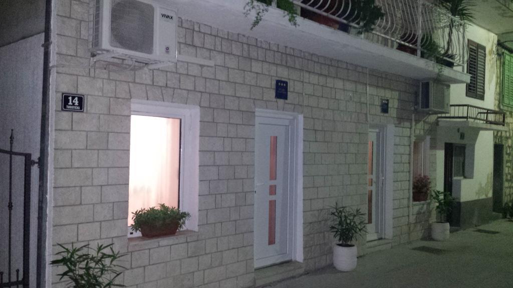 Studio Apartment Legcevic Kaštela Extérieur photo