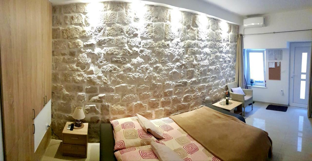 Studio Apartment Legcevic Kaštela Extérieur photo
