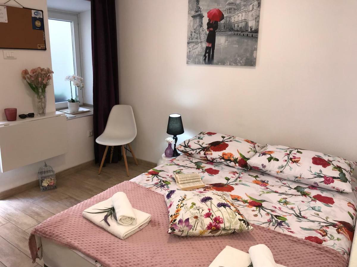 Studio Apartment Legcevic Kaštela Extérieur photo