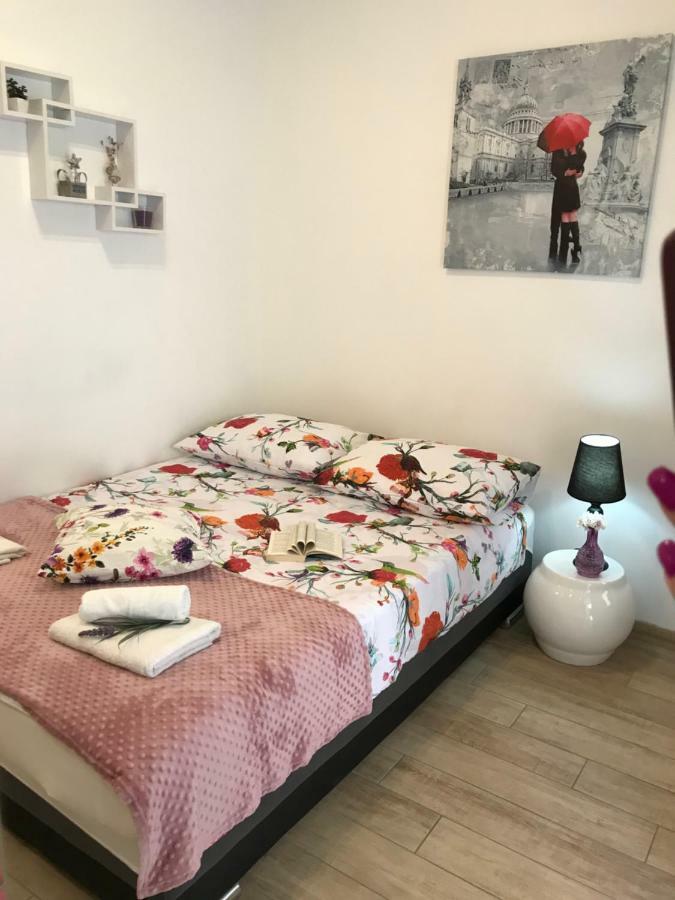 Studio Apartment Legcevic Kaštela Extérieur photo