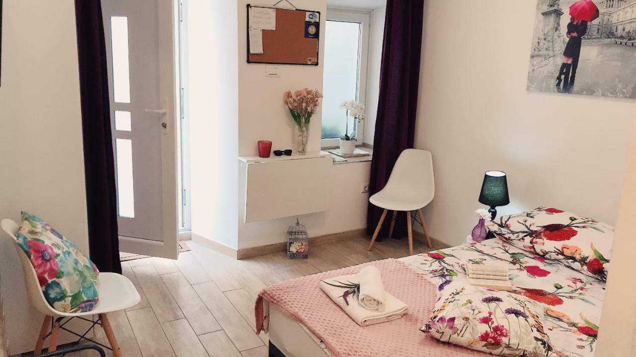 Studio Apartment Legcevic Kaštela Extérieur photo