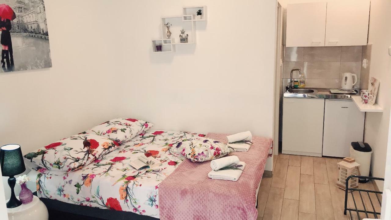 Studio Apartment Legcevic Kaštela Extérieur photo