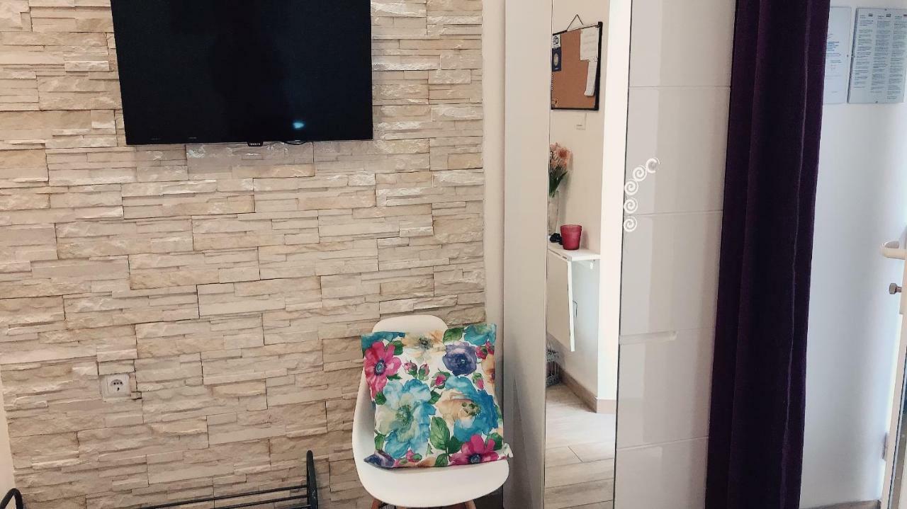 Studio Apartment Legcevic Kaštela Extérieur photo