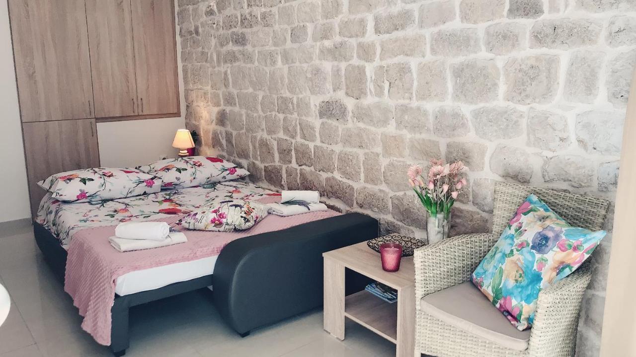 Studio Apartment Legcevic Kaštela Extérieur photo